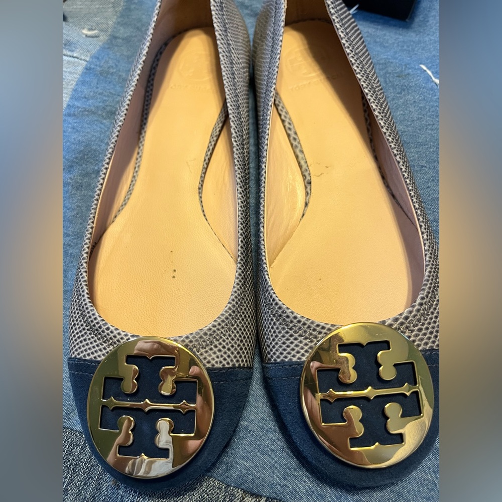 Tory Burch flats - navy with gold logo